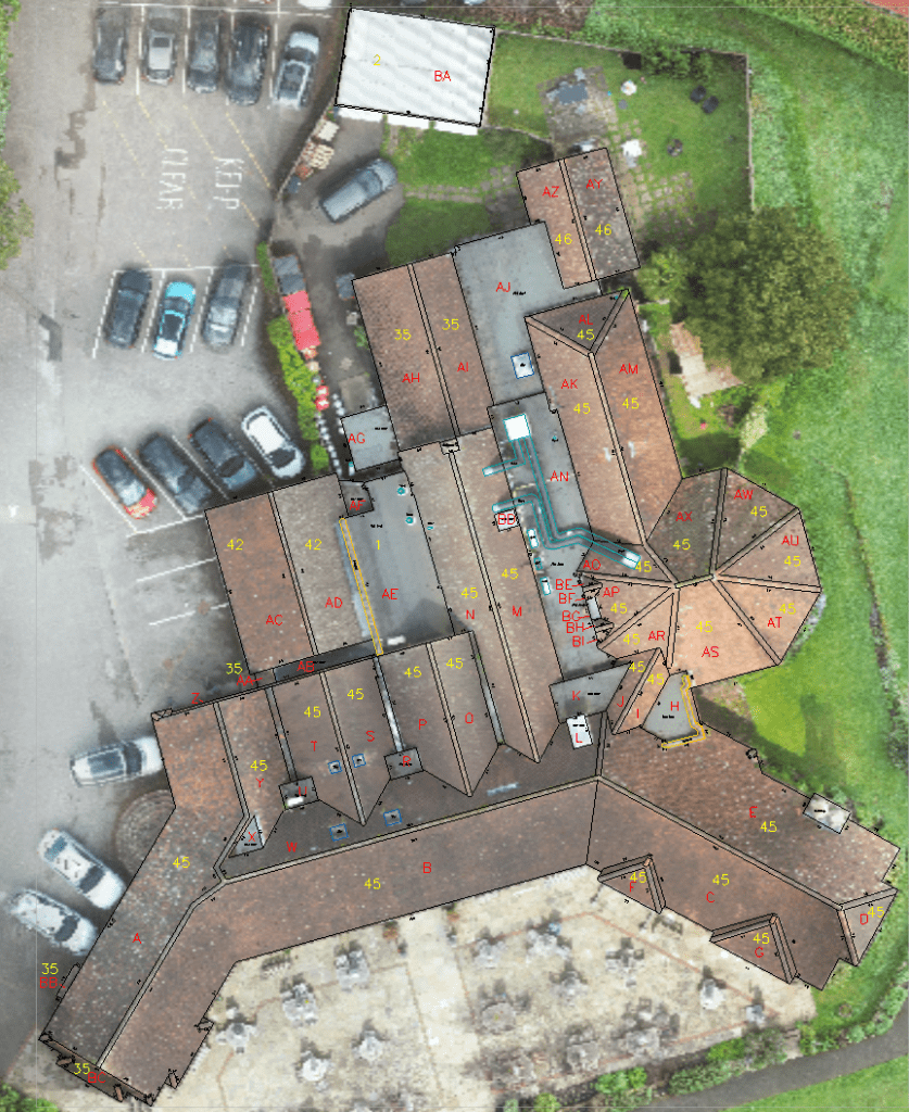 Dachvermessung per Drohne als Grundlage für die Planung einer neuen Photovoltaikanlage
